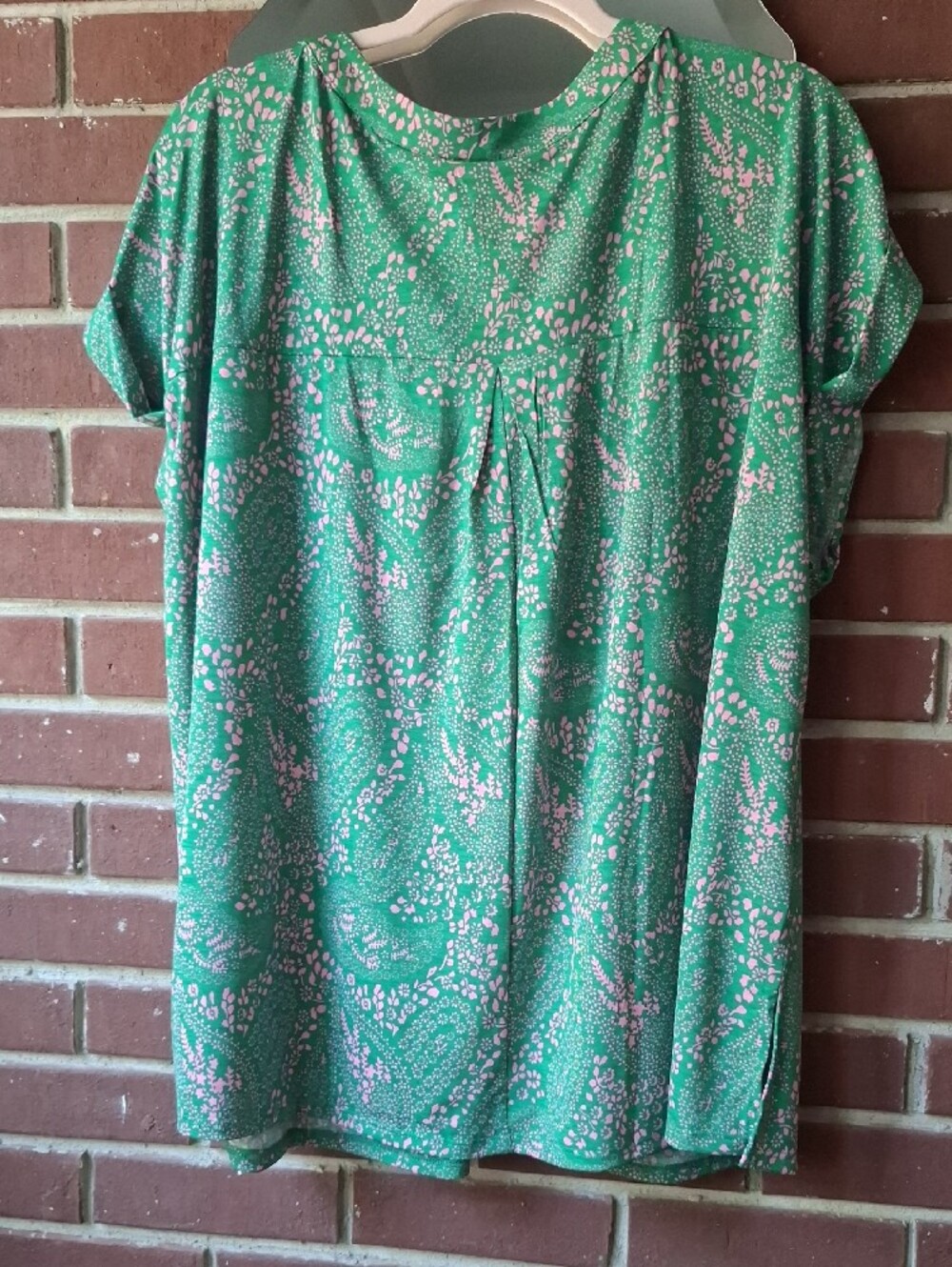 Dear Scarlett Green & Pink Floral Blouse, Short Sleeve with Button Tab, 2x, NWT - Picture 4 of 5
